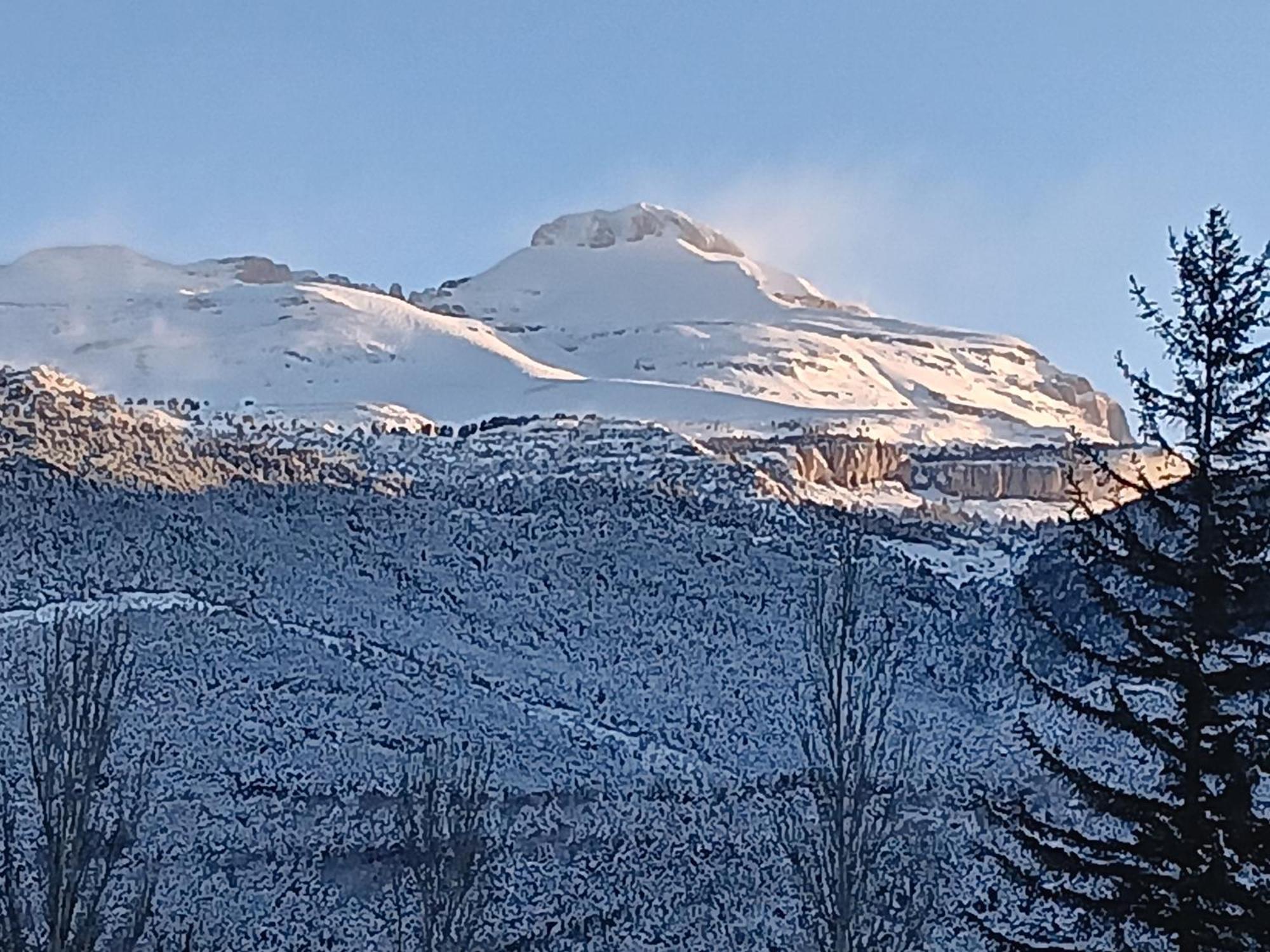 Apartamento Pico De Alba - Jacetania Villanúa Buitenkant foto
