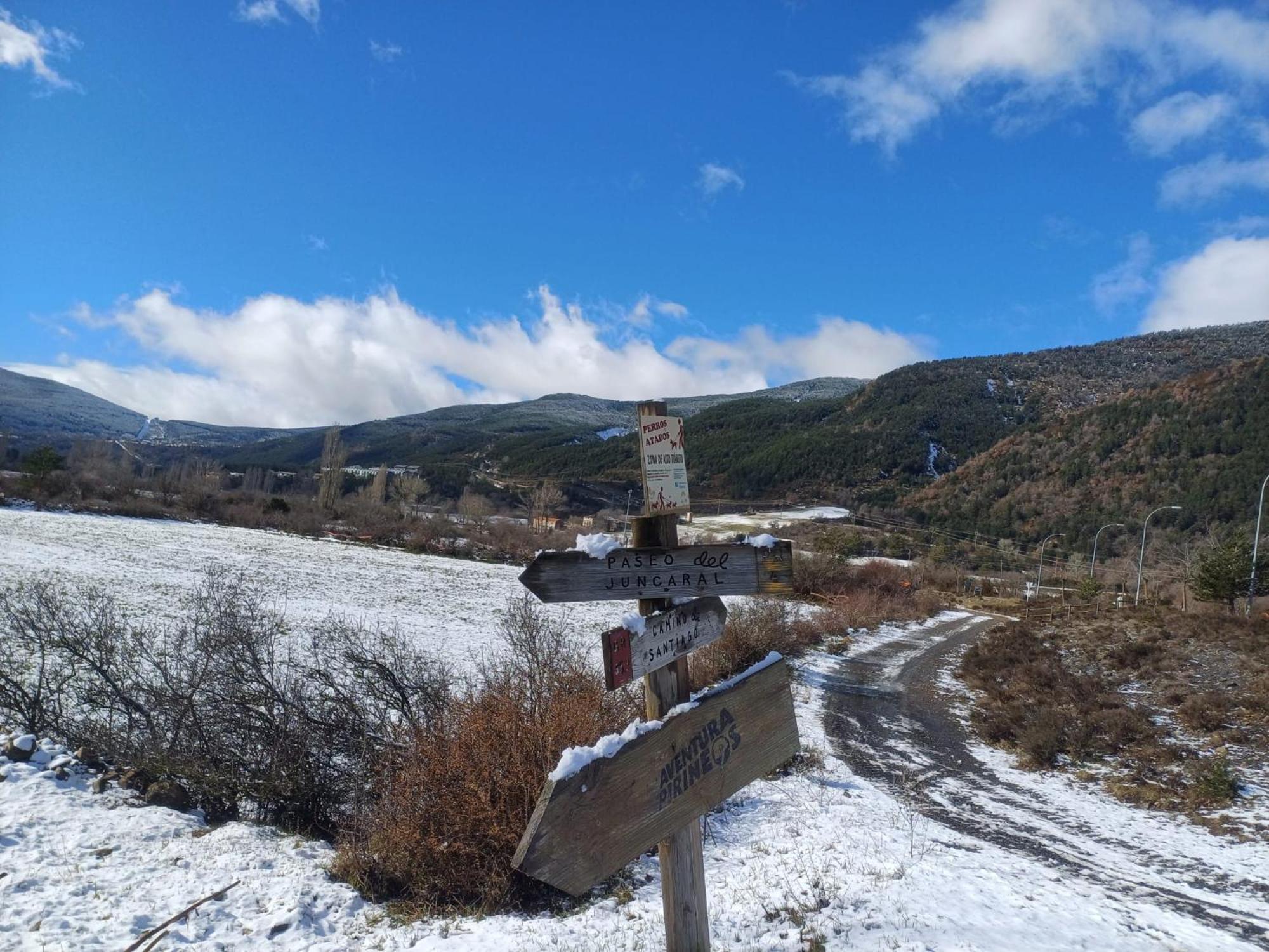 Apartamento Pico De Alba - Jacetania Villanúa Buitenkant foto